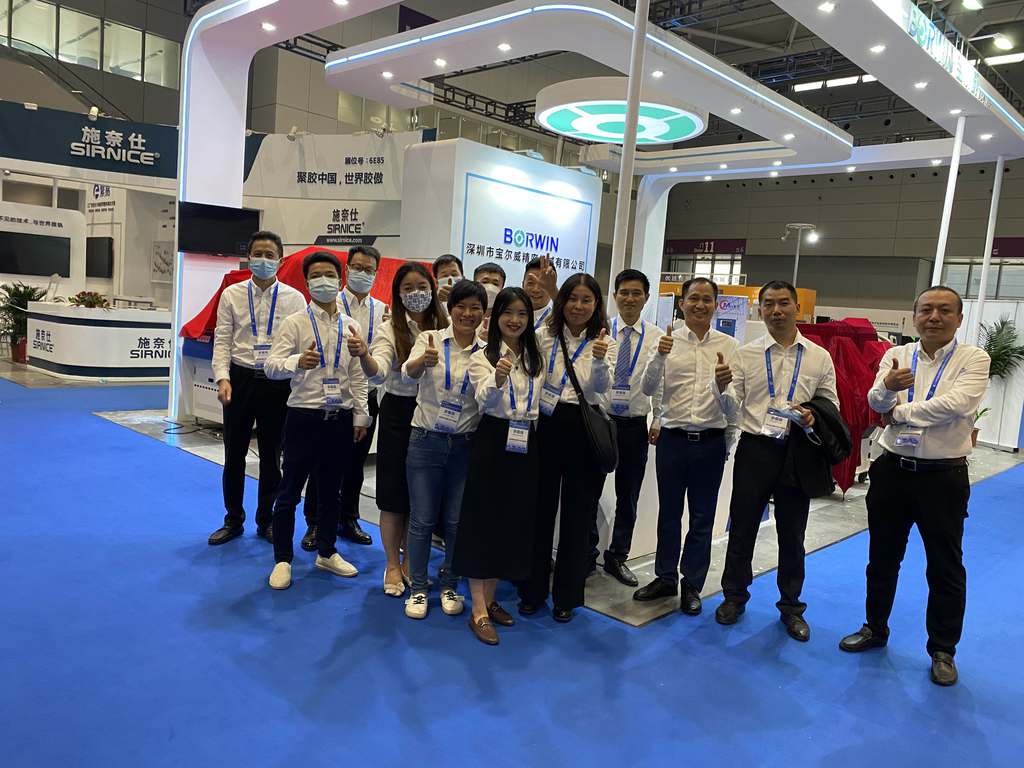 第一天展會(huì)結(jié)束參展同事合影慶祝 16686831304600199.jpg