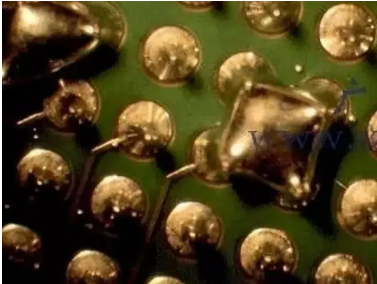 這種情況我們多稱為SMT缺陷連錫 這種情況我們多稱為<a href='/new/113.html' style='color: blue;' target='_blank'><a href='/new/113.html' style='color: blue;' target='_blank'><a href='/new/113.html' style='color: blue;' target='_blank'><a href='/new/113.html' style='color: blue;' target='_blank'>SMT</a></a></a></a>缺陷連錫